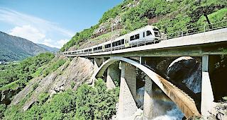 Herkulesaufgabe. (Wie) wird die BLS den Passagieransturm w&auml;hrend der Schliessung des Basistunnels bew&auml;ltigen k&ouml;nnen?