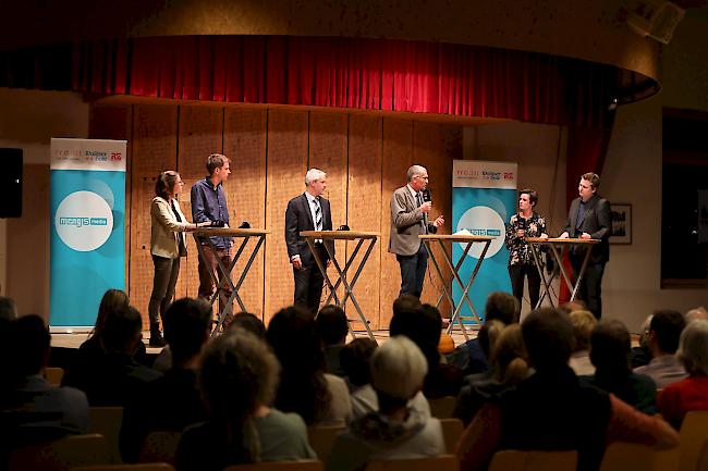 Die Gommer Politdebatte im Saal Rondo in Fiesch war gut besucht.