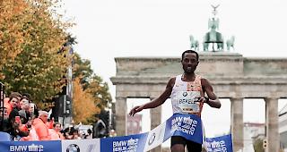 Bitter. In Berlin hat Kenenisa Bekele den Marathon-Weltrekord um zwei Sekunden verpasst. 