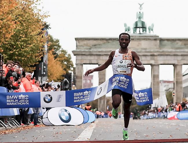 Bitter. In Berlin hat Kenenisa Bekele den Marathon-Weltrekord um zwei Sekunden verpasst. 