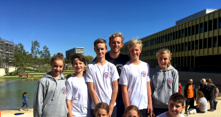 Jeremy Deplanches mit der Nachwuchs-Gruppe des OW88. 