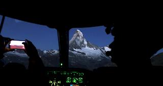 Am Montag um 6.45 Uhr startete Pilot Lotti Hasler mit seiner Crew zum 50'000 Helikoptereinsatz der Air Zermatt.