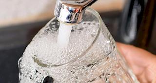 Aufgrund der Sanierung der Strasse Obermatta kann es ab Montag in Fiesch zu unregelm&auml;ssigen Unterbr&uuml;chen in der Trinkwasserversorgung kommen.