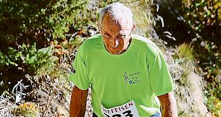 Anton Locher (81) unterwegs nach Jeizinen.