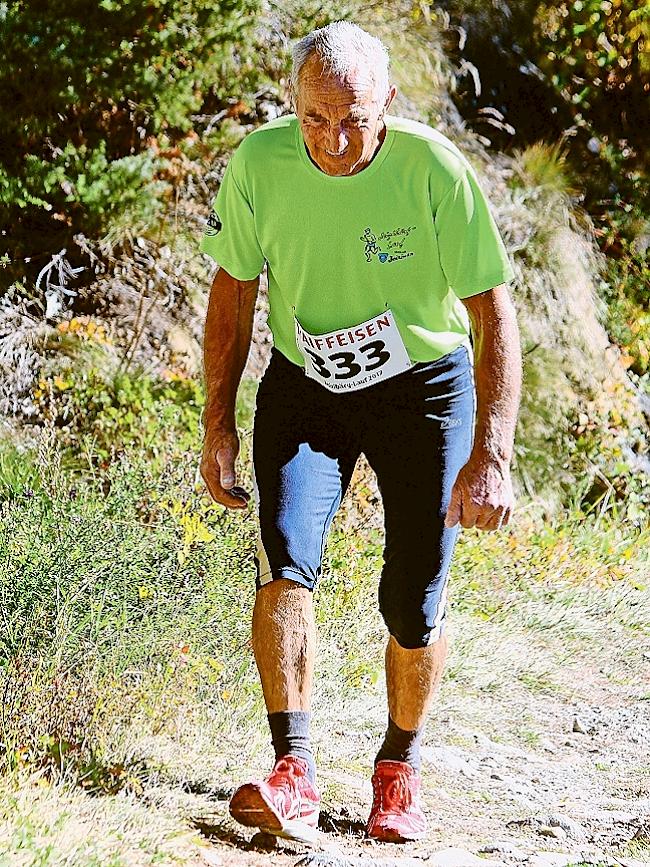 Anton Locher (81) unterwegs nach Jeizinen.