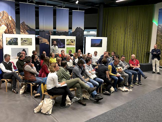 ...besuchte im Rahmen einer dreitägigen Studienreise das Unesco-Welterbe Swiss Alps Jungfrau-Aletsch im Wallis.