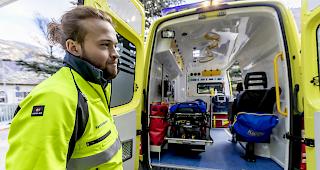 Die&nbsp;mobilen Notarztdienste von Monthey und Vevey werden im November am neuen Spitalstandort in Rennaz zusammengelegt. (Themenbild)