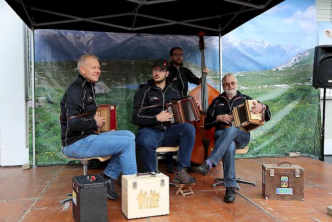 Impressionen vom zweiten Alp- und Bergproduktemarkt Oberwallis am Samstag im Landwirtschaftszentrum Visp.