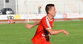Spektakul&auml;re Wende. Fabrice Locher erzielte in der zweiten Halbzeit beide Treffer zum 2:1-Sieg.