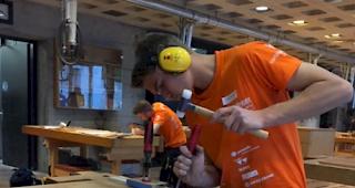 An der Sektionsmeisterschaft der Schreiner 2019 galt es in acht Stunden ein Serviertablett aus Massivholz und Sperrholzplatten herzustellen.