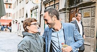 Wolf. Stark mit Reynard.Foto WB/Alain Amherd