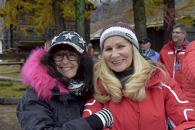 Moni Rassi (60) und Sabine Thieme (60), Deutschland.