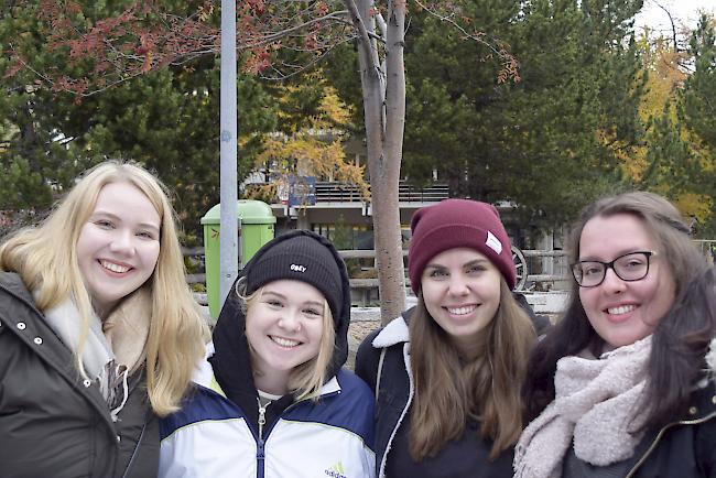 Sefanie Borter (21), Caroline Borter (18), Ried-Brig, Kerstin Venetz (21), Christina Marucci (20), Glis.