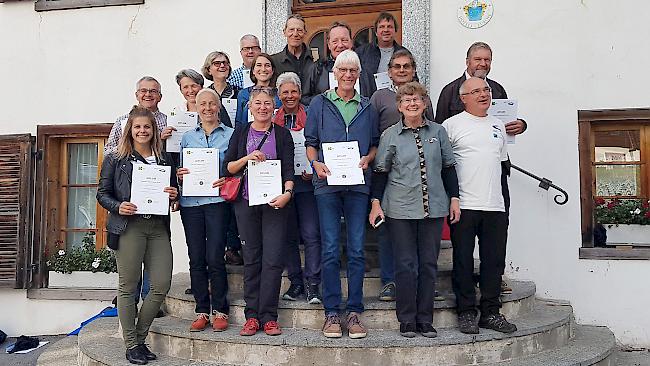 Die ersten Parkguides des Landschaftsparks Binntal anlässlich der Diplomübergabe.