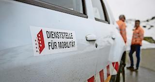 Koordination. Die Mitarbeitenden des Strassendienstes im Goms sind in engem Kontakt mit den Kollegen im Tessin  sowie in Uri und Bern, wenn es um die Verh&auml;ngung der Wintersperren geht.