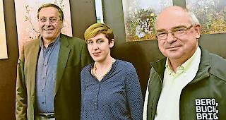 Redner-Trio. Jacques Cordonier, Chef der Walliser Dienststelle f&uuml;r Kultur, die Briger Stadtr&auml;tin Laura Kronig und  Programmleiter Andreas Weissen (von links): BergBuchBrig ist bis Sonntag im Gang.