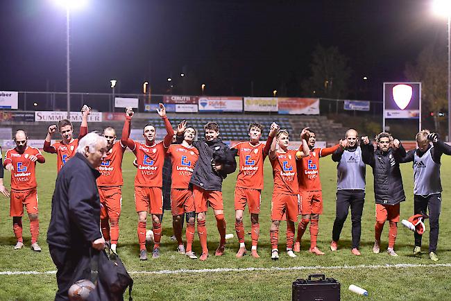 Die Spieler des FC Naters freuen sich über eine starke Vorrunde.