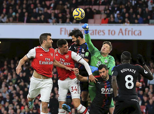 Xhaka (zweiter von links) beim Heimspiel gegen Crystal Palace am 27. Oktober. Er gewährt vor den entscheidenden beiden EM-Qualifikationsspielen mit der Schweiz Einblicke in seine Gefühlslage.