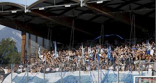 Mehrere Dutzend Personen, teilweise mit FCZ-Fanbekleidung, haben nach dem Fussballspiel am Sonntag ein Anhalten der Busse der Sitten-Fans provoziert. 

