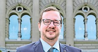 Konzentration auf Bern. Philipp Matthias Bregy vor dem &shy;Bundeshaus.