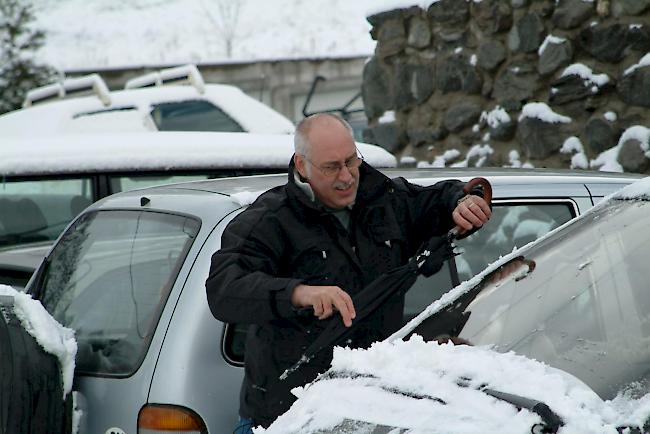 Die Simplonsüdseite und das Binntal versinken bis am Freitagmorgen in 50 bis 80 Zentimeter Neuschnee.