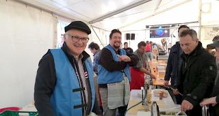 Sorgen f&uuml;r gute Raclettes: WB-Redaktoren Stefan Eggel und Martin Kalbermatten.