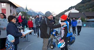 Dort wo er gestartet ist wurde er wieder empfangen: Mathias J&auml;ger kam am Samstagabend gesund in Turtmann an. 