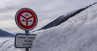 Die Strecken Stalden-Saas-Grund und Saas-Grund - Saas-Almagell sind wegen Lawinengefahr bis auf Weiteres gesperrt.