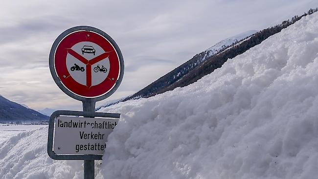 Die Strecken Stalden-Saas-Grund und Saas-Grund - Saas-Almagell sind wegen Lawinengefahr bis auf Weiteres gesperrt.