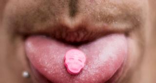 Auf einem fr&uuml;heren Bauernhof in der N&auml;he von Moskau hat die russische Polizei nach eigenen Angaben das gr&ouml;sste Drogenlabor des Landes ausgehoben.