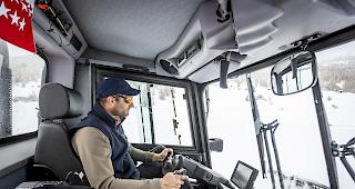 Aldo Ritz ist der Technische Leiter der Loipe Goms und pr&auml;pariert derzeit mit drei weiteren Mitarbeitenden rund 90 Loipenkilometer.