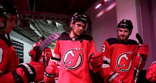 Nico Hischier verlor mit den New Jersey Devils die Partie gegen die Pittsburgh Penguins. 