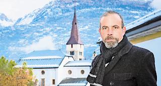 Im Vollamt f&uuml;r die Kirche. Der urspr&uuml;ngliche Niederwaldner Tobias Wirthner aus Eyholz ist stark in der Pfarrei und der Gemeinde Visp verankert. Seit dem 1. November ist er hier der neue Sakristan.