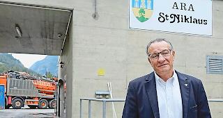 Neuverschuldung. Durch die geplanten Grossprojekte in St. Niklaus steigt die Nettoschuld pro Kopf der Gemeinde unter Pr&auml;sident Paul Biffiger von 2500 auf 5000 Franken.Foto mengis media