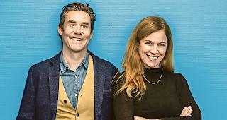 Humorvoll und hintergr&uuml;ndig. Sven Furrer und Barbara Terpoorten spielen Theater mit Comedy-Elementen.Foto mengis media/Andrea Soltermann