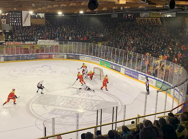 3888 Fans beim dritten Derby dieser Saison zwischen dem HC Siders und dem EHC Visp.