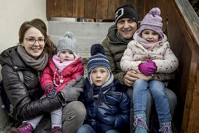 Manuela, Anna, Lea, Ralf und Elena Zimmermann, Visperterminen. 