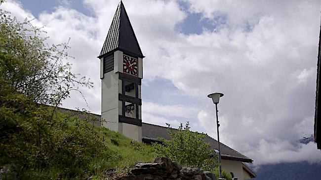 Ja. Gampel-Bratsch sagt ja zum Budget udn zur Sanierung des Fusswegs.  Foto mengis media