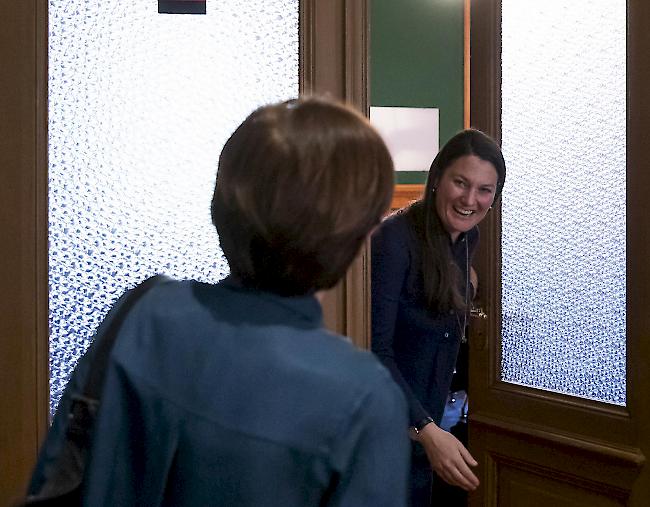 Tiana Angelina Moser, GLP-ZH, hinten, empfing am Dienstag Regula Rytz, Nationalrätin Grüne-BE, zum Hearing bei der Fraktion der GLP.