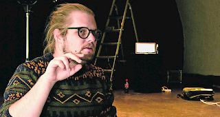 &laquo;Die meisten B&uuml;hnen kommen gut &uuml;ber die Runden&raquo;, Johannes R. Millius.