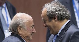Die ehemaligen FIFA-Spitzenfunktion&auml;re Sepp Blatter und Michel Platini stehen wegen einer dubiosen Zahlung im Fokus des Weltfussballverbandes.