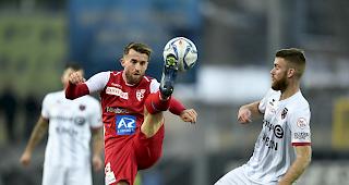 Lenjani (links) und der FC Sitten schliessen eine entt&auml;uschende Vorrunde mit einem 1:1 gegen Xamax ab.