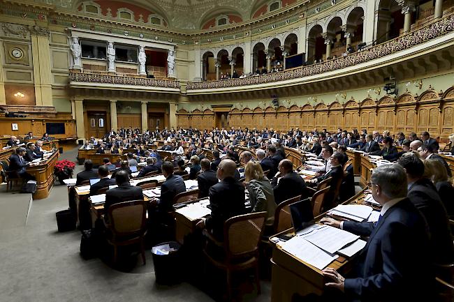 Die Interpellation der SVP-Fraktion war für dringlich erklärt worden, weshalb der Nationalrat eine aktuelle Debatte zur grenzüberschreitenden Kriminalität führte.