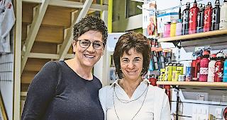 Sportgesch&auml;ft. Irene Ritler (links) und Barbara Erpen.