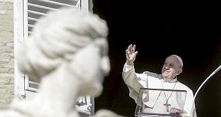 Der Pontifex beim Angelusgebet am zweiten Weihnachtsfeiertag auf dem Petersplatz.
