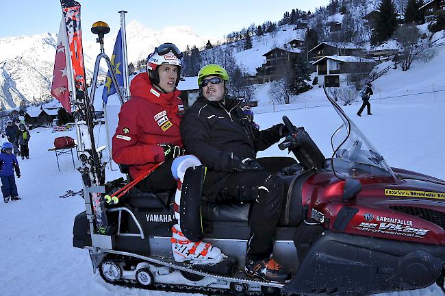 Mit dem Motorschlitten gehts zurück an den Start.