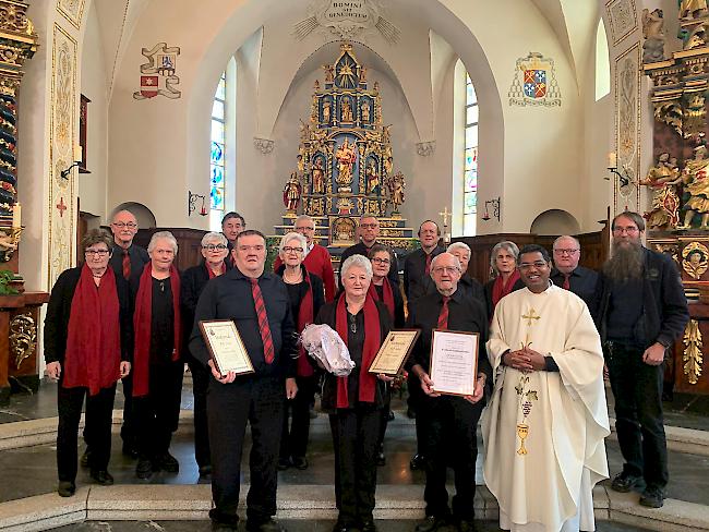 Treue Mitglieder des Täscher Kirchenchors.