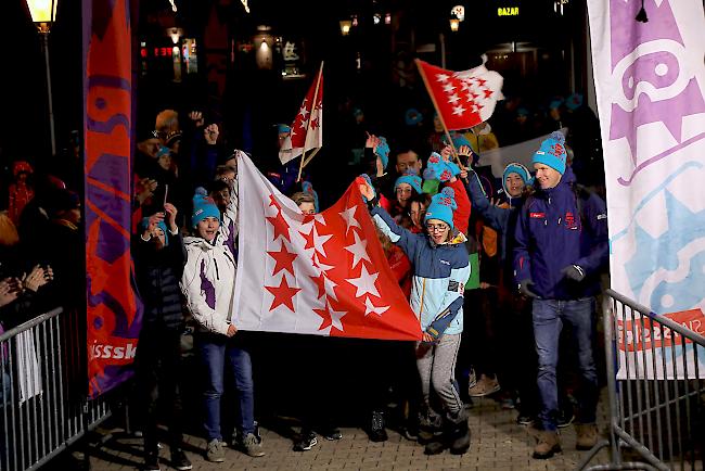 Die 13- und 14-jährigen Teilnehmer, die per Los ausgewählt worden waren, reisten bereits am Donnerstag ins Berner Oberland.