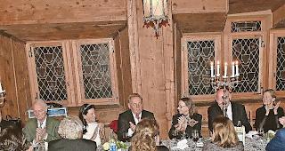 Stimmungsvoll. K&ouml;nigsmahl in der Leuker Burgerstube: Kontakte pflegen und &laquo;geschichtlich gewachsene Werte erhalten&raquo;.