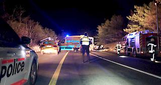 Beim Verkehrsunfall zog sich eine Person schwere Verletzungen zu.